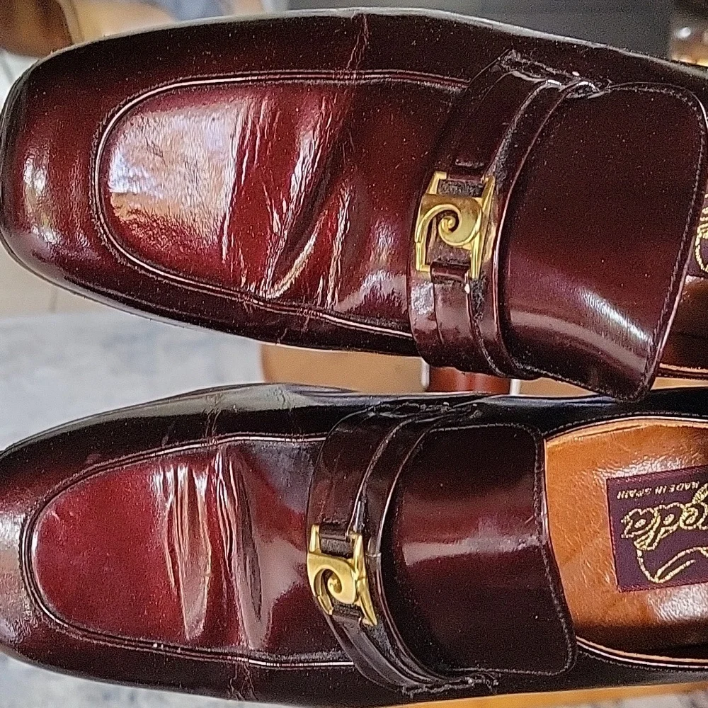 70s Vintage Pierre Cardin Burgundy Leather Dress Loafers with Gold Accent Sz 7